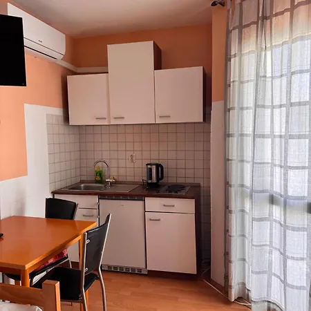 Dora Apartman Biograd Na Moru