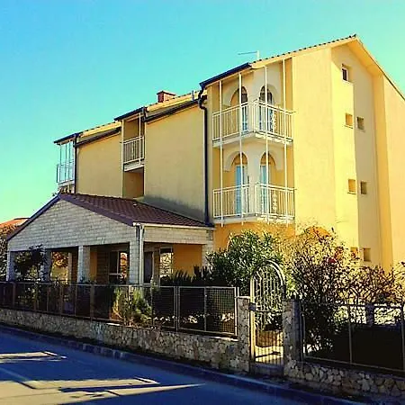 Dora * Biograd Na Moru